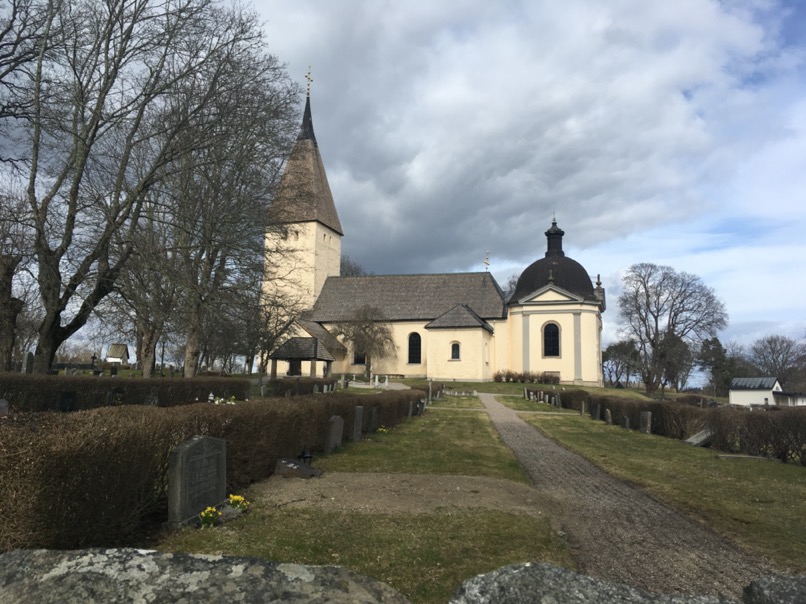 Église dans la campagne entre Stallarholmen et Mälsåker